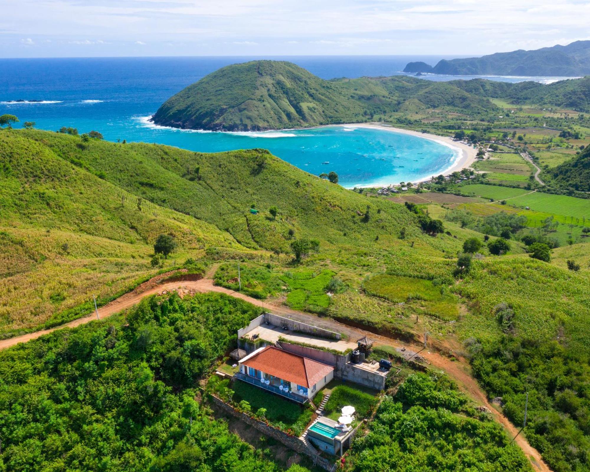 Villa Atas Pelangi Kuta  Ngoại thất bức ảnh